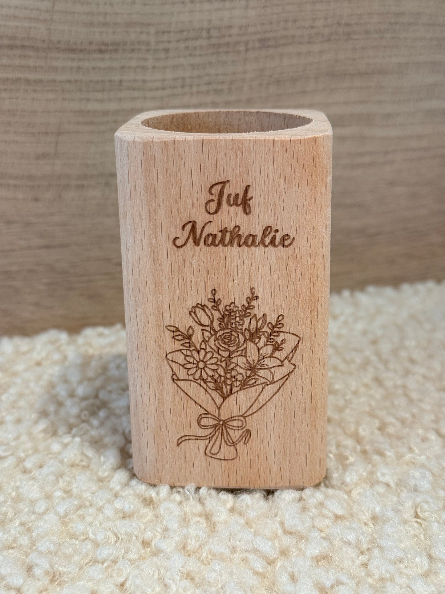 Massief houten pennenhouder  juf/meester